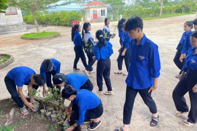 Trường PT DTNT THCS và THPT Tuy Đức sôi nổi tổ chức các hoạt động bảo vệ môi trường và trồng cây xanh.