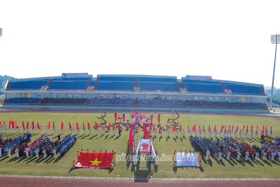 TRƯỜNG PT DTNT THCS VÀ THPT TUY ĐỨC THAM GIA ĐẠI HỘI TDTT NGÀNH GIÁO DỤC LẦN THỨ I