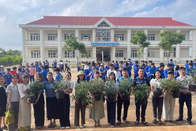 Trường PT DTNT THCS và THPT Huyện Tuy Đức phát động trồng cây và chăm sóc cây xanh dịp kỷ niệm 135 năm Ngày sinh Chủ tịch Hồ Chí Minh
